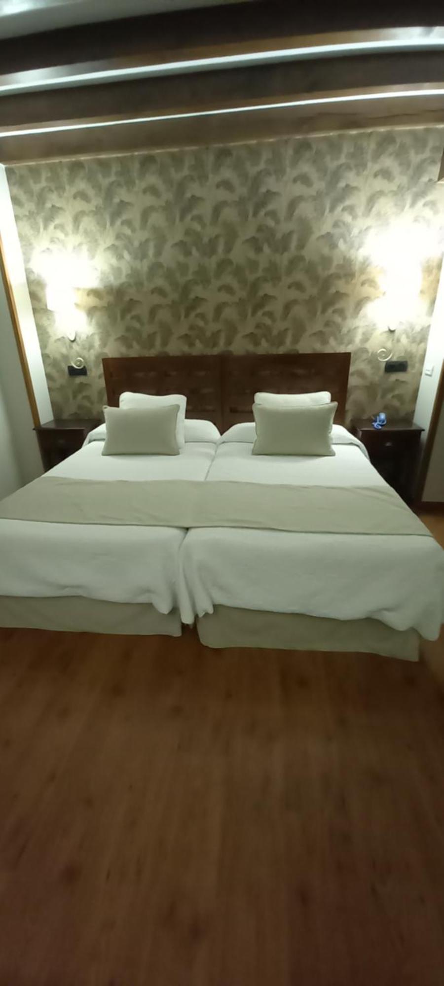La Casona De Revolgo Hotel Santillana del Mar Kültér fotó